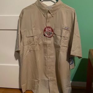 Lg tan mens Columbia shirt